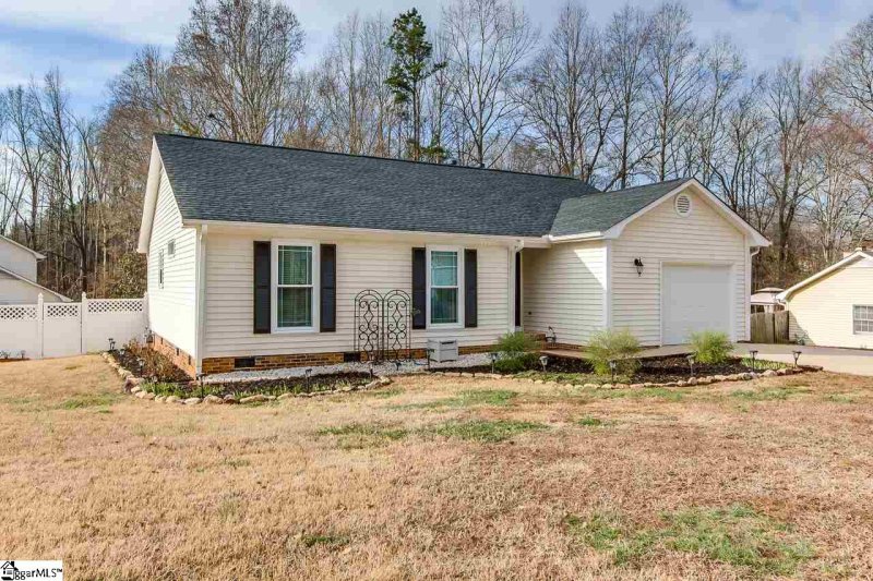 Property image 2 at 208 Boxelder Lane, Simpsonville, SC 29680-6330