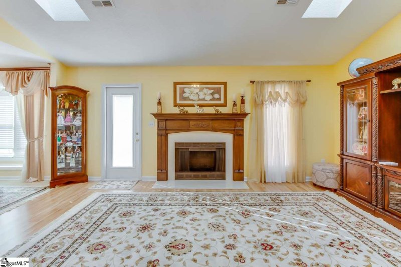 Property image 4 at 208 Boxelder Lane, Simpsonville, SC 29680-6330