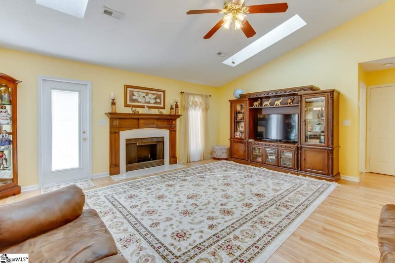 Property image 5 at 208 Boxelder Lane, Simpsonville, SC 29680-6330