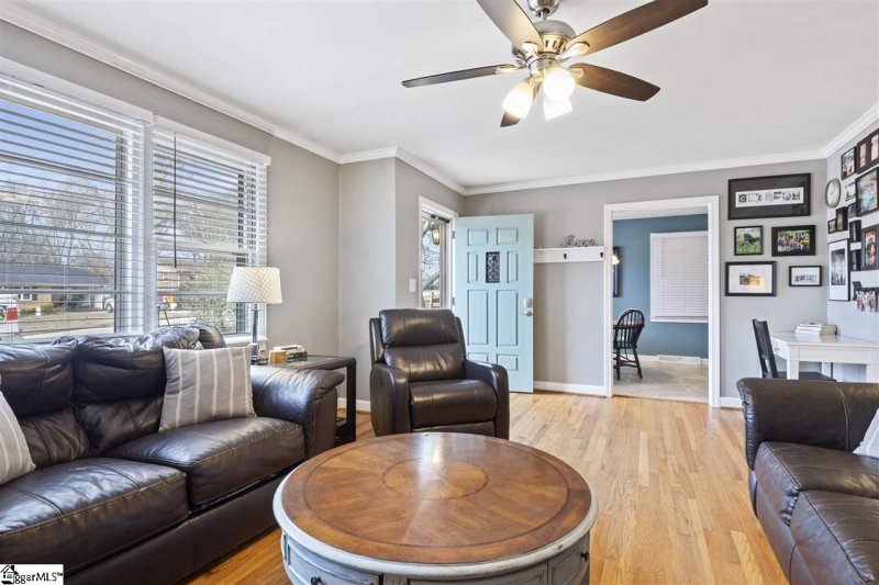 Property image 3 at 10 Clingstone Drive, Taylors, SC 29687