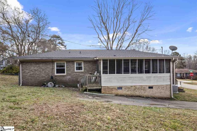 Property image 3 at 306 Old Farm Road, Moore, SC 29369