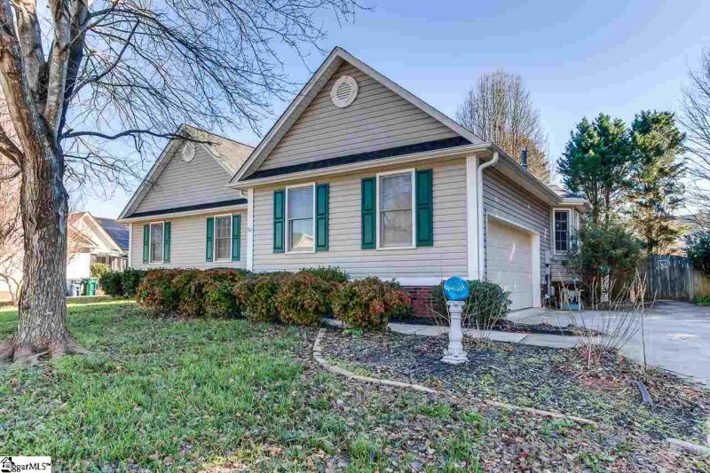 Property image 2 at 103 Windrose Court, Simpsonville, SC 29681