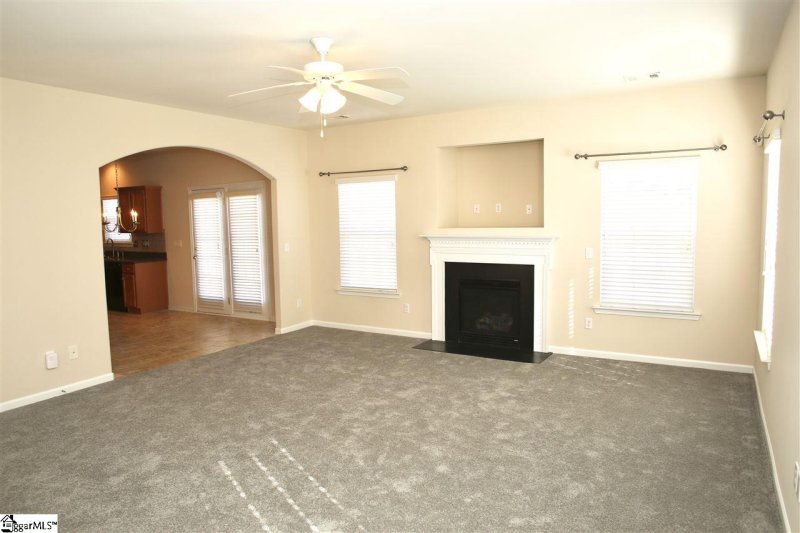 Property image 3 at 114 Roberts Hill Drive, Taylors, SC 29687