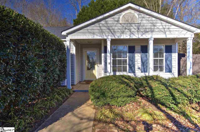 Property image 3 at 8 Rustling Creek Court, Simpsonville, SC 29681