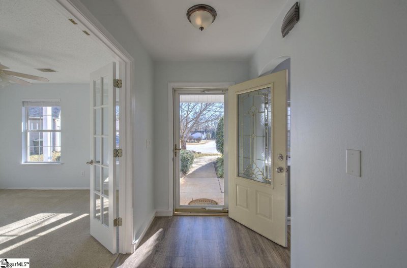 Property image 4 at 8 Rustling Creek Court, Simpsonville, SC 29681