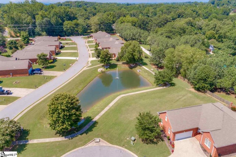 Property image 3 at 11 Hartsfield Court, Easley, SC 29642