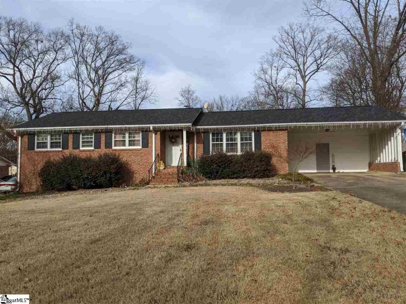 Property image 2 at 10 E Heathwood Drive, Taylors, SC 29687