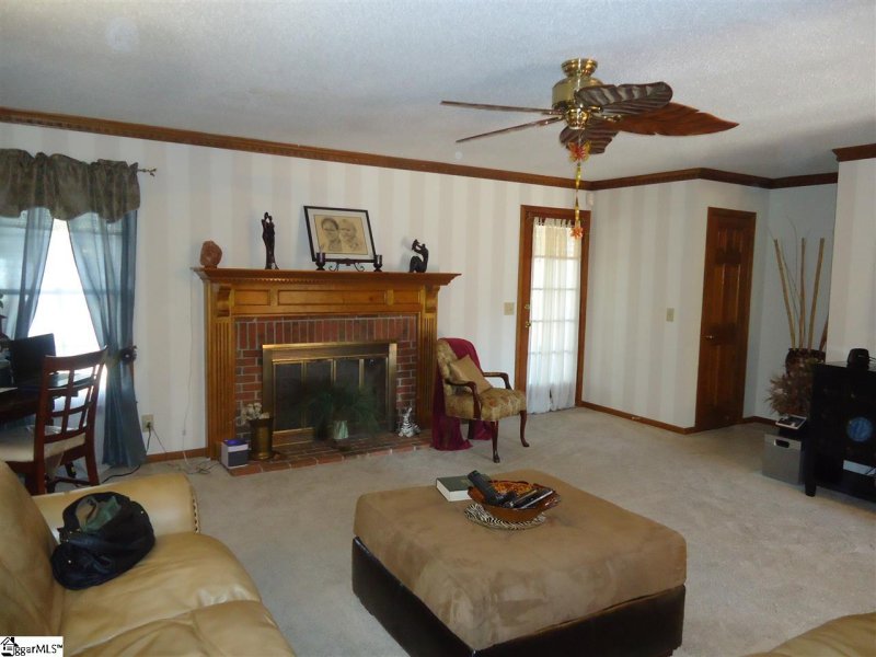 Property image 2 at 214 Kincade Drive, Simpsonville, SC 29681