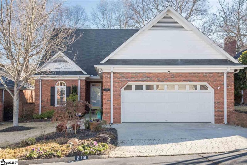Property image 2 at 218 Greenview Circle, Greenville, SC 29609