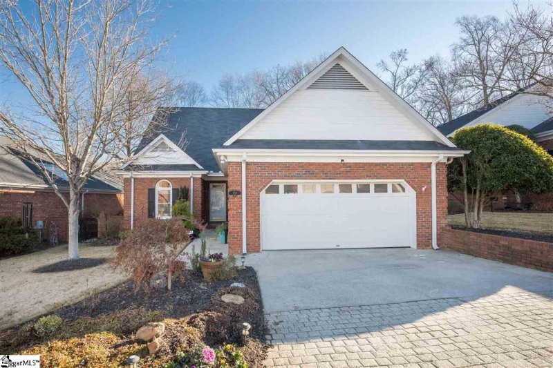 Property image 3 at 218 Greenview Circle, Greenville, SC 29609