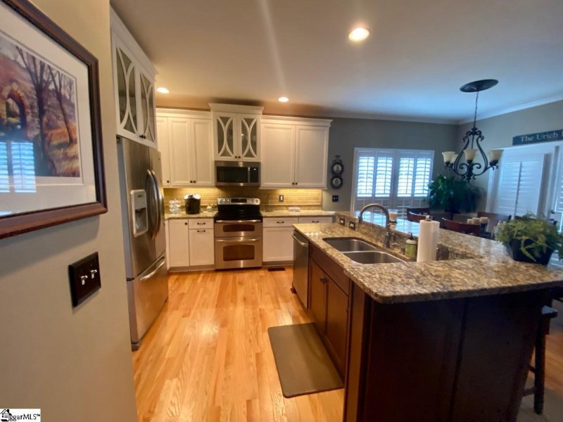Property image 3 at 108 N Cedarbluff Court, Greer, SC 29650