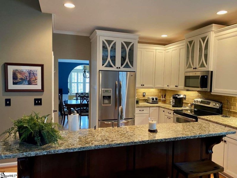 Property image 4 at 108 N Cedarbluff Court, Greer, SC 29650
