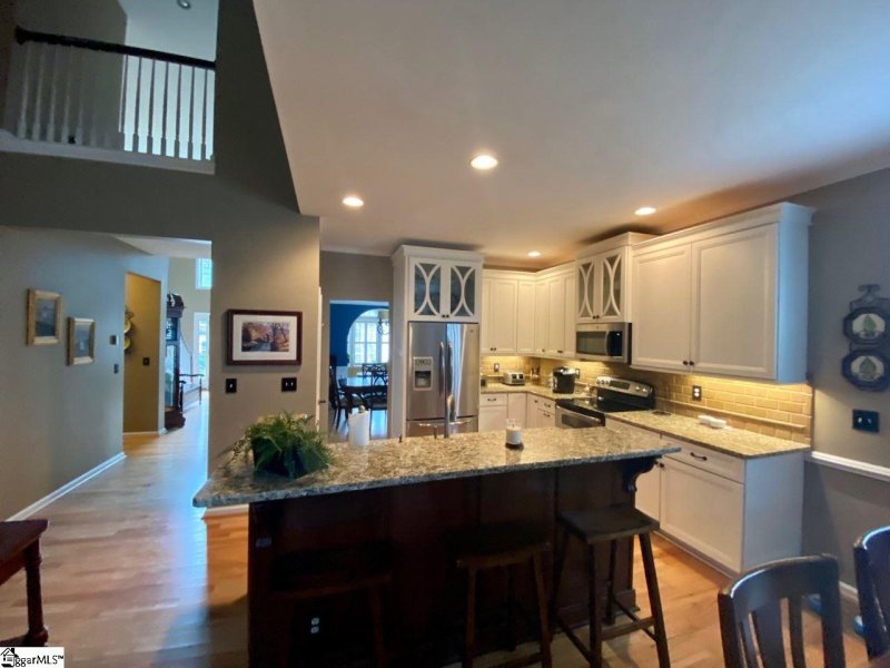 Property image 5 at 108 N Cedarbluff Court, Greer, SC 29650