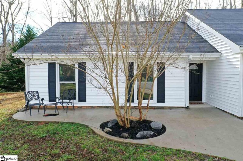 Property image 2 at 19 Berlander Court, Simpsonville, SC 29680