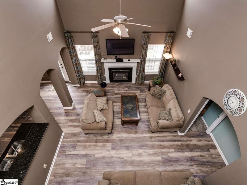 Property image 4 at 15 Roberts Hill Drive, Taylors, SC 29687