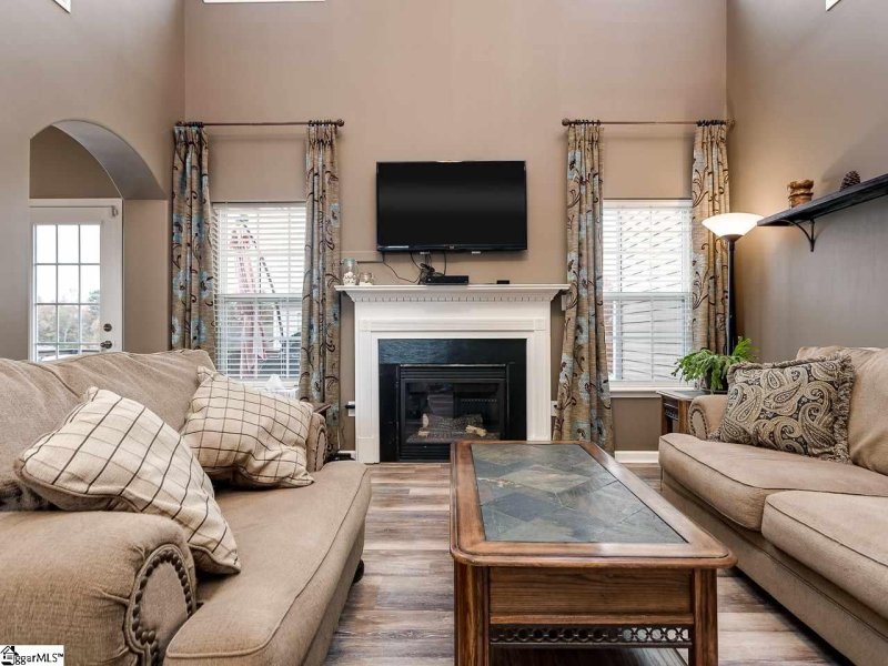 Property image 5 at 15 Roberts Hill Drive, Taylors, SC 29687