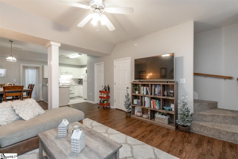 Property image 3 at 37 Huntress Drive, Greer, SC 29651