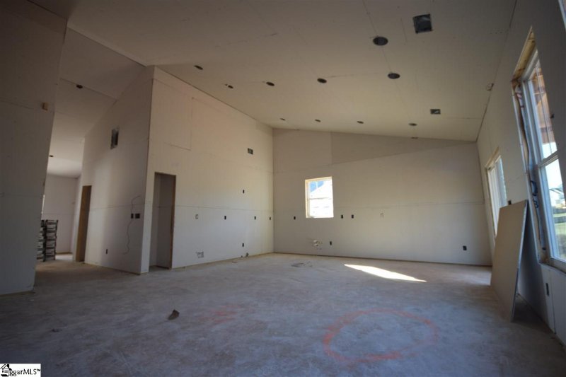 Property image 3 at 129 Quail Creek Drive, Greer, SC 29650