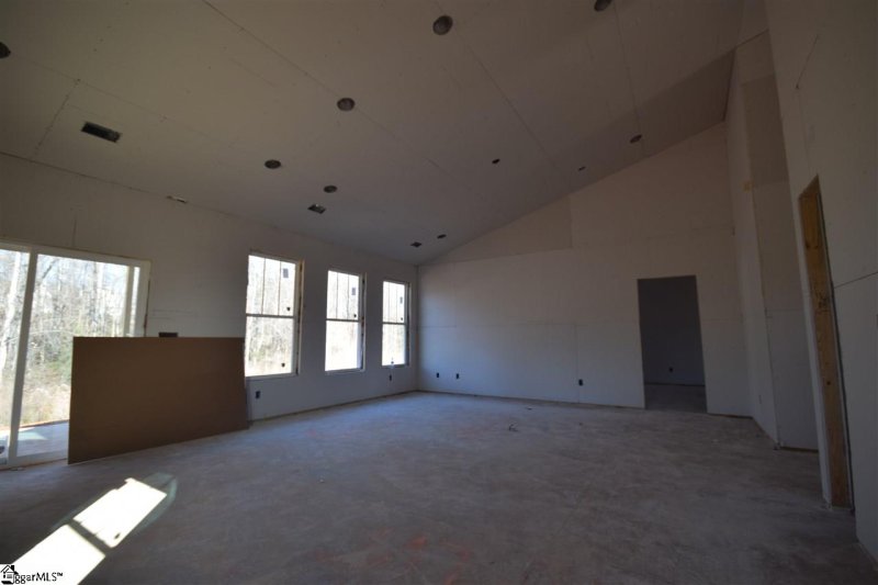 Property image 4 at 129 Quail Creek Drive, Greer, SC 29650