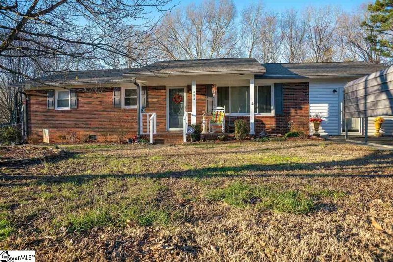 Property image 2 at 203 Lakeside Lane, Liberty, SC 29657