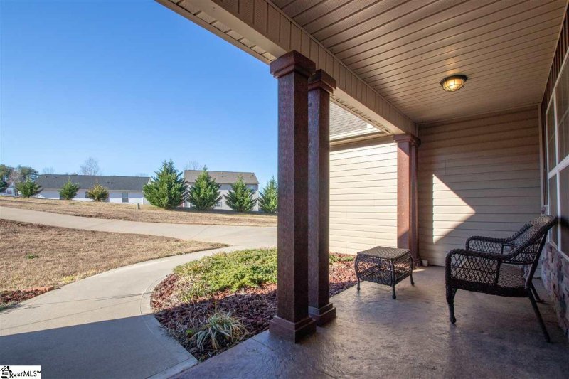 Property image 3 at 8 Haven Reach Way, Taylors, SC 29687