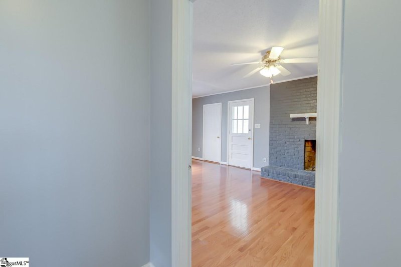 Property image 4 at 110 Bedford Drive, Taylors, SC 29687