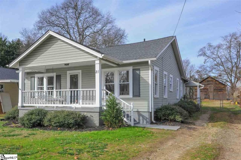 Property image 3 at 21 Simmons Avenue, Greenville, SC 29607