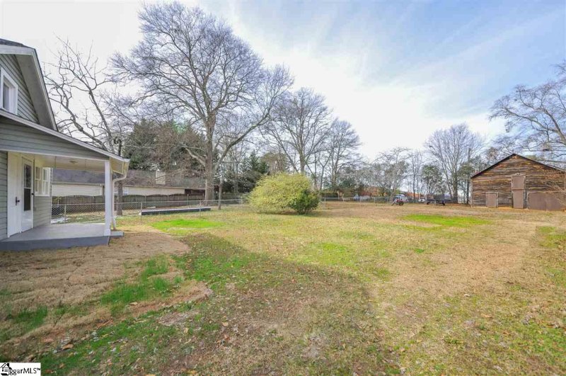Property image 5 at 21 Simmons Avenue, Greenville, SC 29607