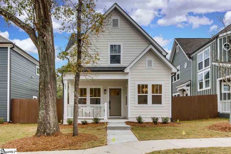 6 Ridge Knoll Circle