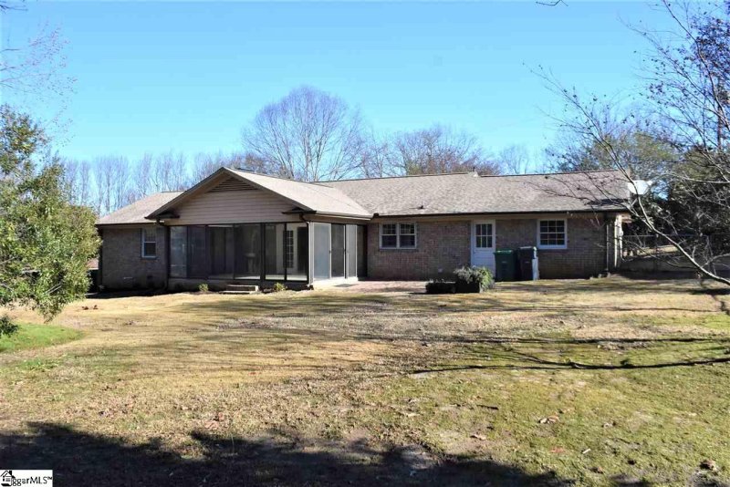 Property image 2 at 6 Shrevewood Drive, Taylors, SC 29687