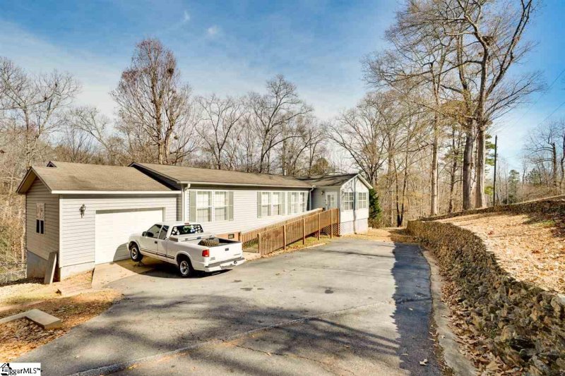 Property image 2 at 150 Sir Lancelot Drive, Piedmont, SC 29673