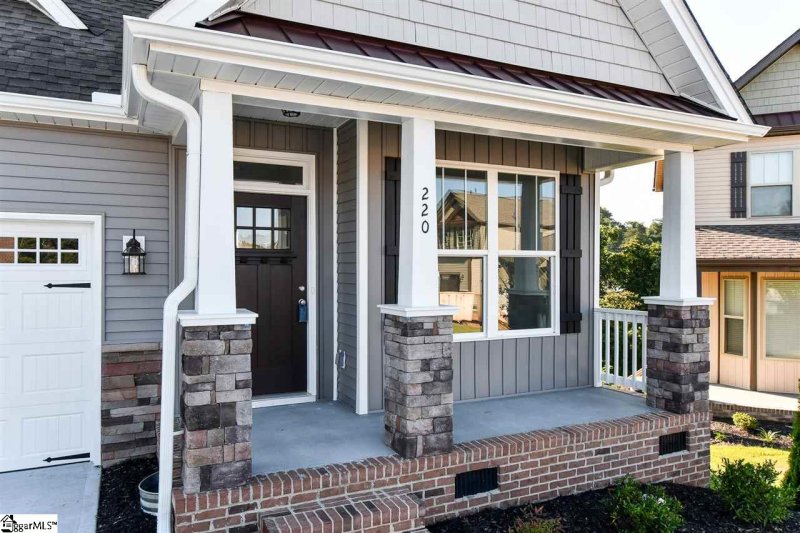 Property image 2 at 220 Clear Court, Taylors, SC 29687