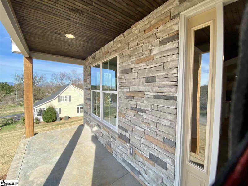 Property image 2 at 911 Taylor Road, Greer, SC 29651
