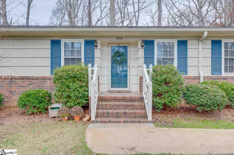 Property image 2 at 204 Dellrose Circle, Taylors, SC 29687