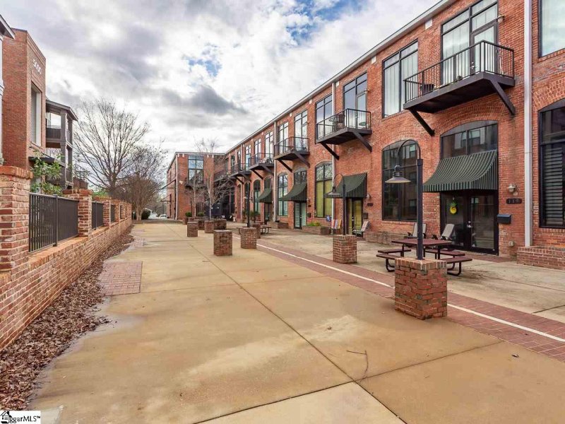 Property image 3 at 300 South Street, Simpsonville, SC 29681