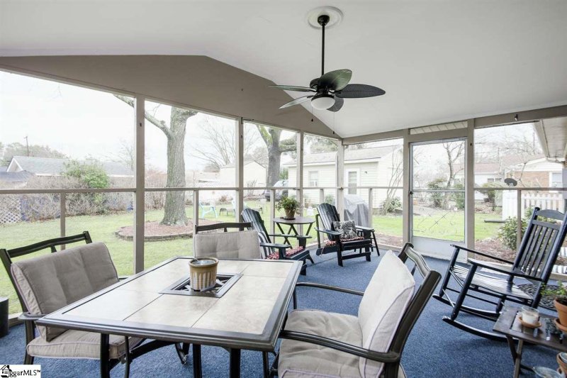 Property image 3 at 3 Longwood Drive, Taylors, SC 29687