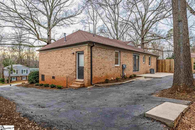 Property image 3 at 4901 Candlewyck Lane, Greenville, SC 29615