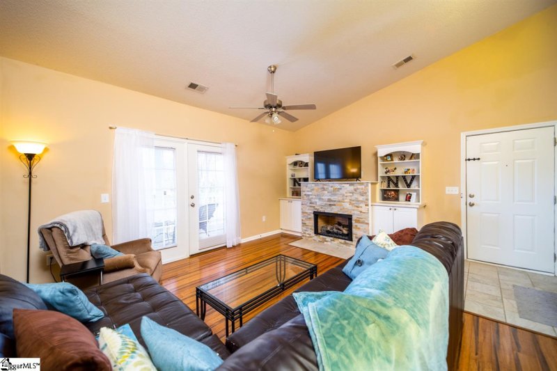 Property image 4 at 634 McKenna Circle, Greenville, SC 29615-2684