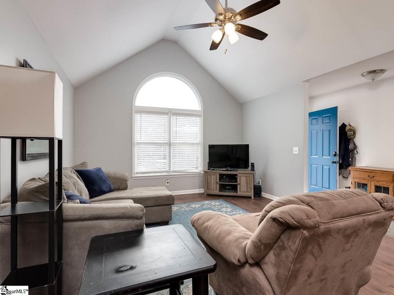 Property image 2 at 6 Miracle Drive, Greenville, SC 29605