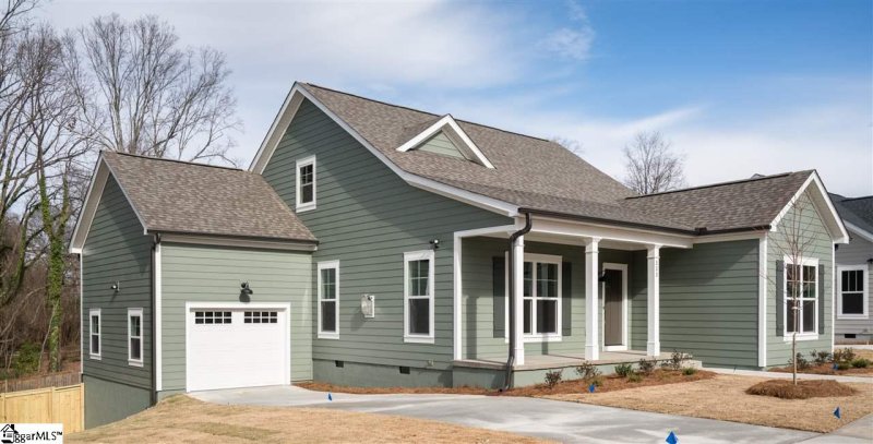 Property image 2 at 111 Greenridge Drive, Greenville, SC 29607