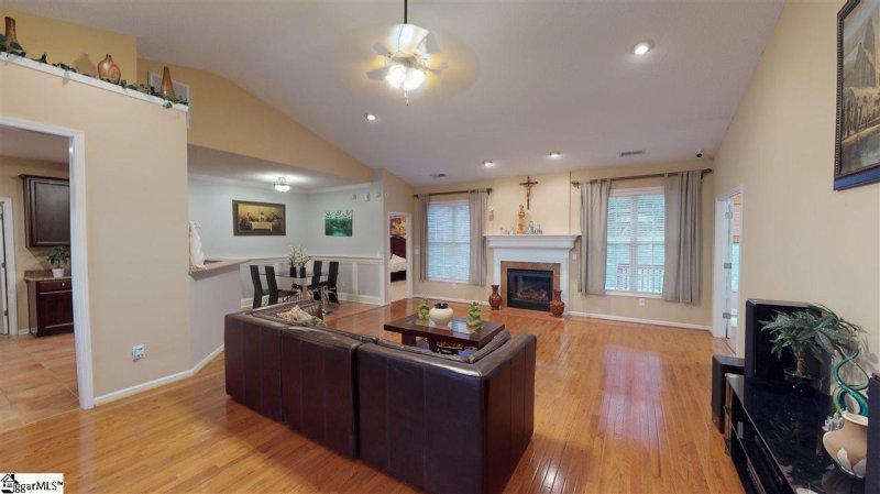 Property image 2 at 221 Stone River Way, Taylors, SC 29687