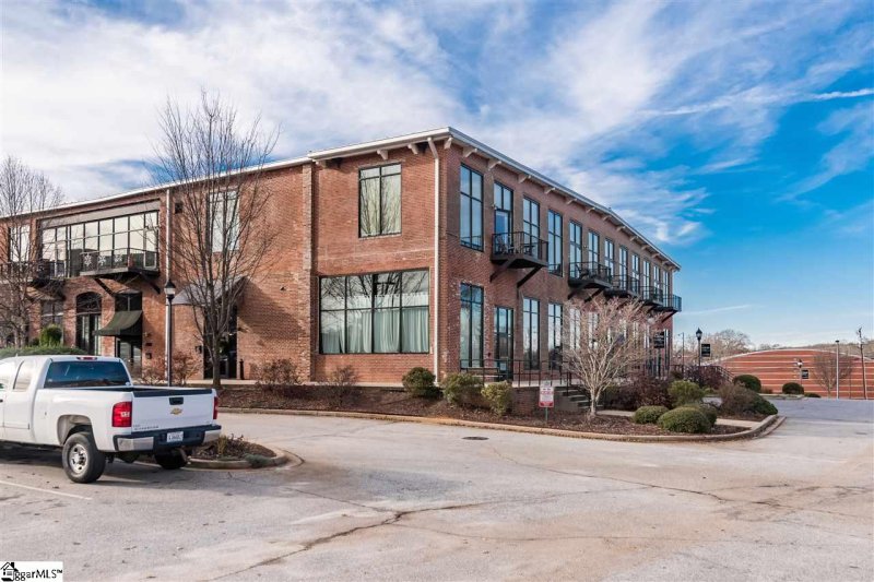 Property image 2 at 300 South Street, Simpsonville, SC 29681