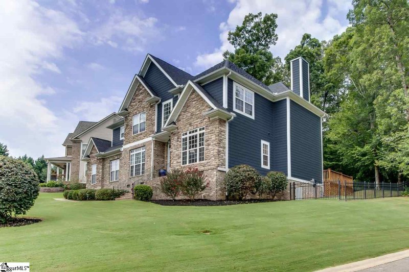 Property image 2 at 1017 Bent Creek Run Drive, Greer, SC 29651