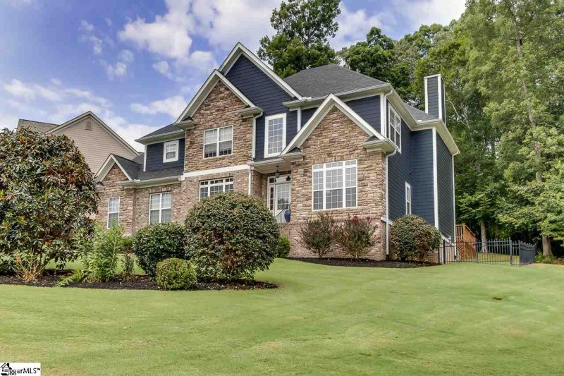 Property image 3 at 1017 Bent Creek Run Drive, Greer, SC 29651