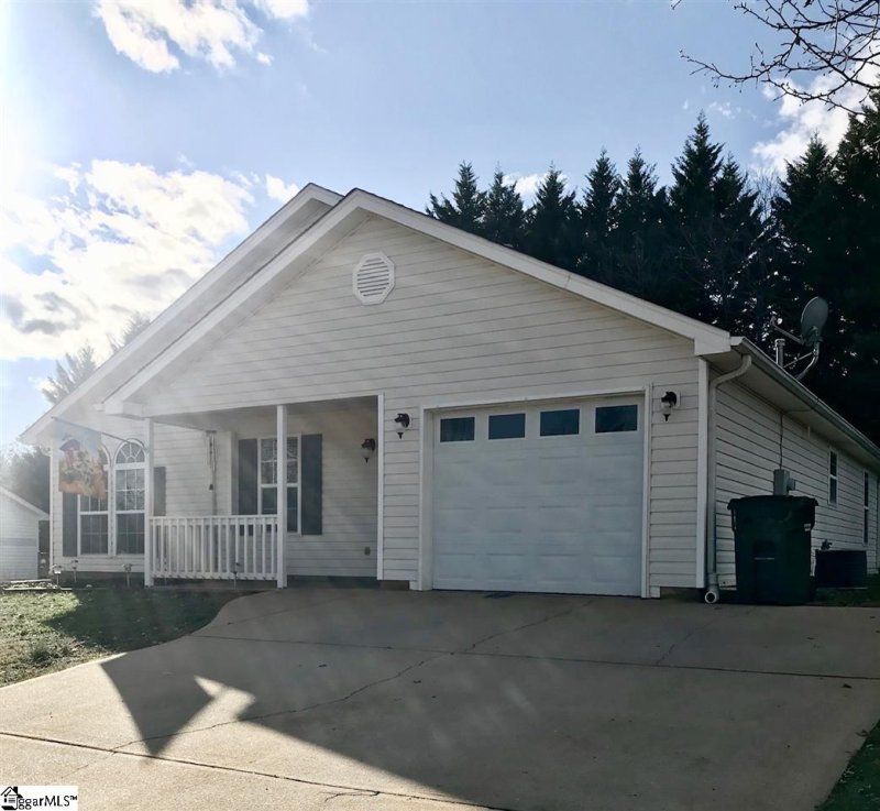 Property image 3 at 200 Admiral Lane, Greer, SC 29650