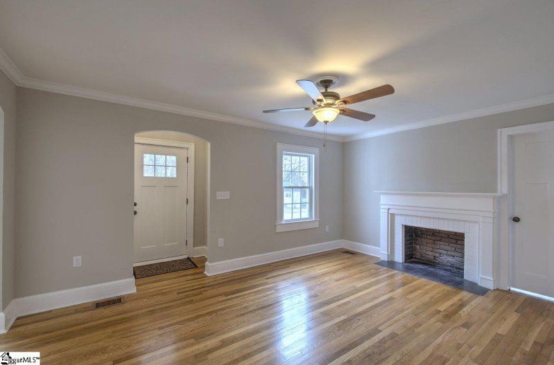 Property image 5 at 121 Wedgewood Drive, Greenville, SC 29609