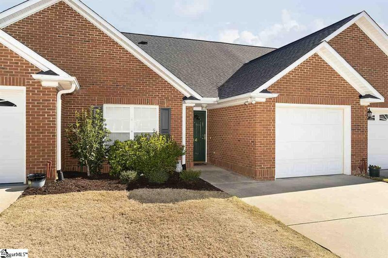 Property image 2 at 414 Hunting Creek Drive, Simpsonville, SC 29681