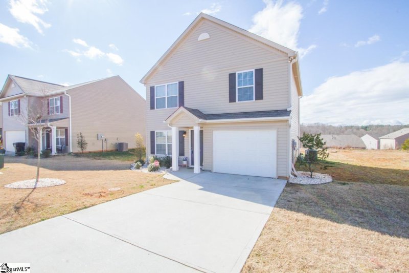 Property image 2 at 200 Charterhouse Avenue, Piedmont, SC 29673