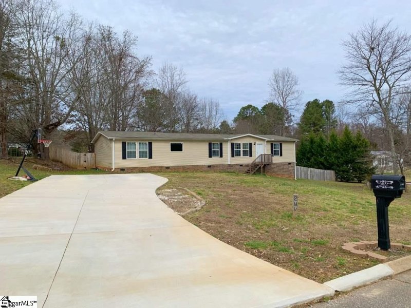 Property image 2 at 201 Chaparral Way, Easley, SC 29640