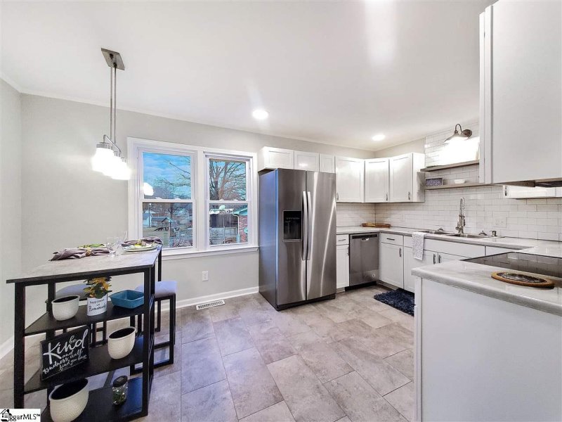 Property image 3 at 113 Roosevelt Drive, Easley, SC 29642